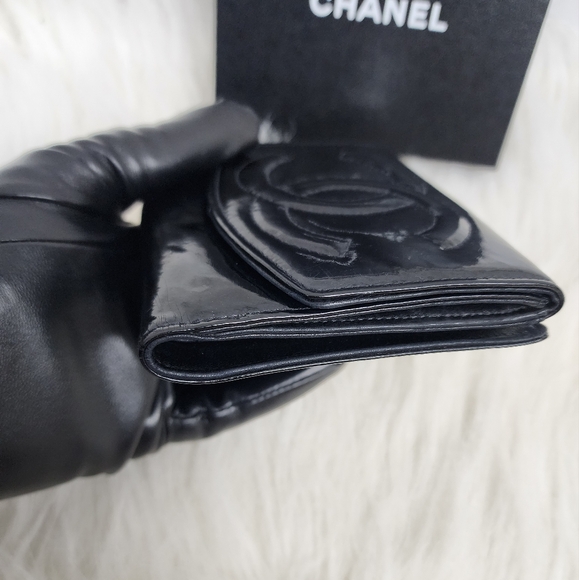 💯 % Authentic Vintage Chanel patent blanc Leather Wallet - Picture 8 of 17
